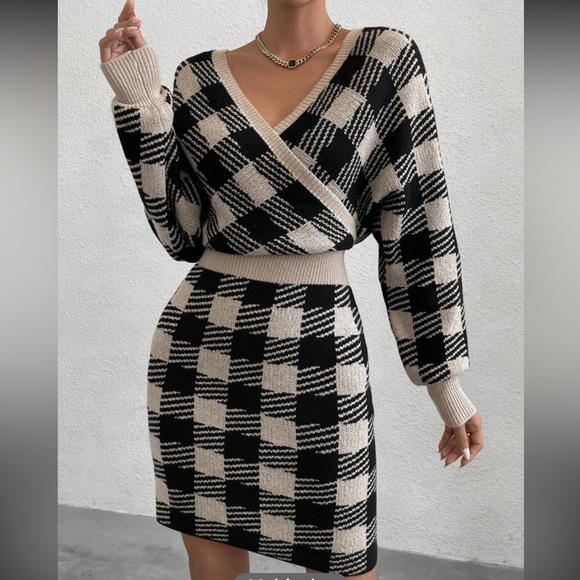 Classic Elegant Plaid Pattern Surplice Neck Sweater Dress Without Belt - Picture 3 of 6